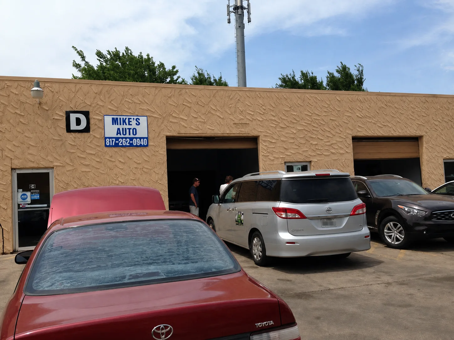 Exterior of Mike's Brakes and More on South Cooper Street